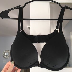 34D Victoria’s Secret Black Fabulous Push-up Bra
